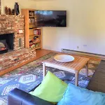 Hawks Nest Lodge